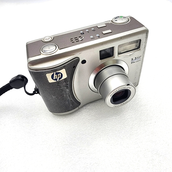 HP Other - Vintage 935‎ HP Photosmart 5.3 Zoom Camera